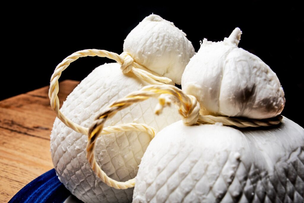 Caciocavallo di latte di bufala