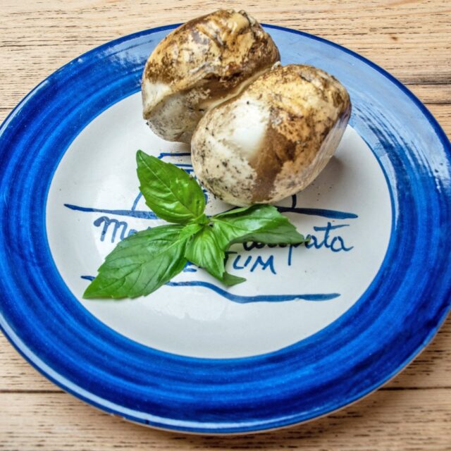 Scamorza affumicata di latte di bufala